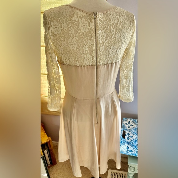 Partial lace dress by Soieblu - Picture 3 of 5